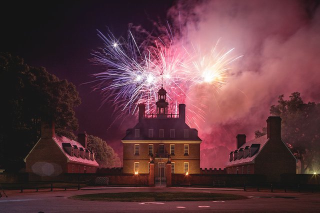 ColonialWilliamsburg-Fireworks.jpg